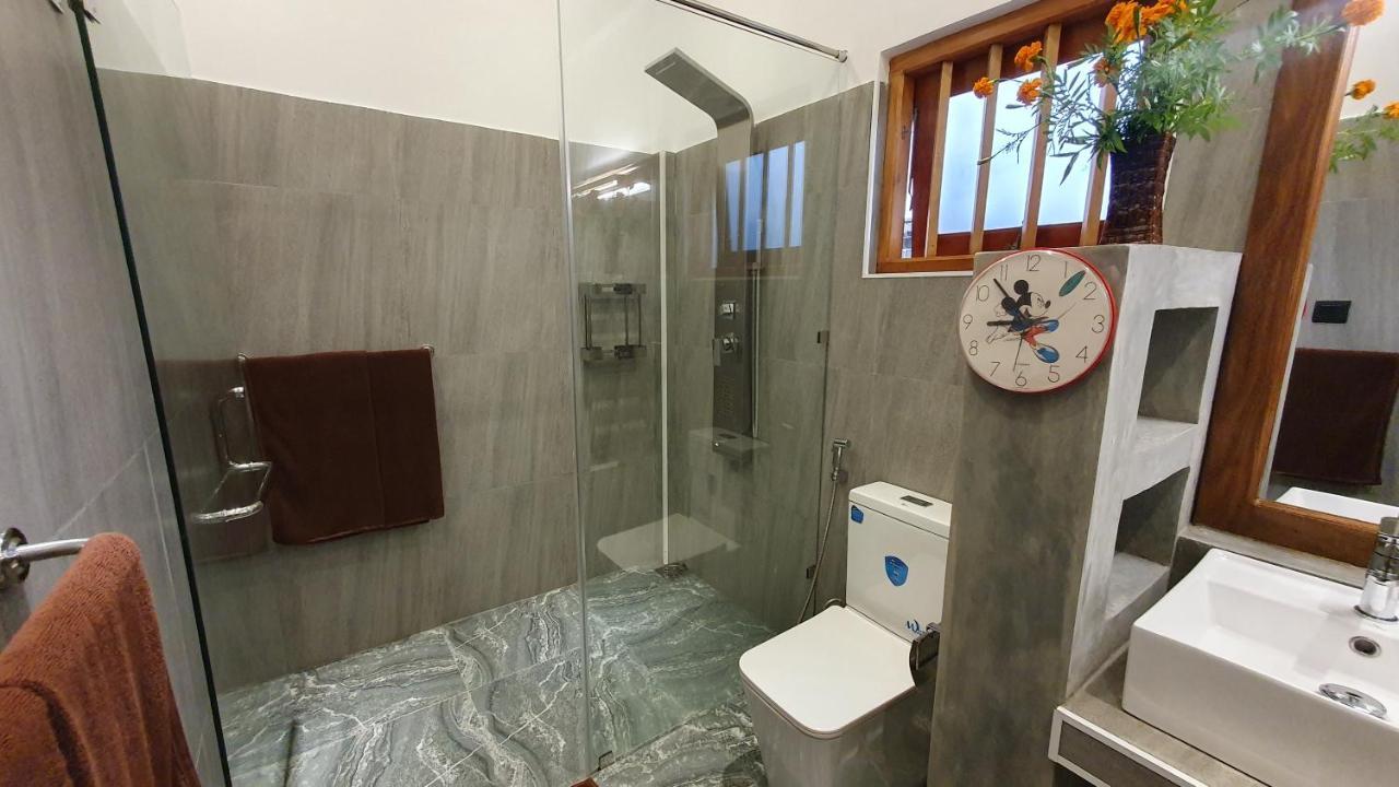 Margaret House Hotel Mirissa Bagian luar foto