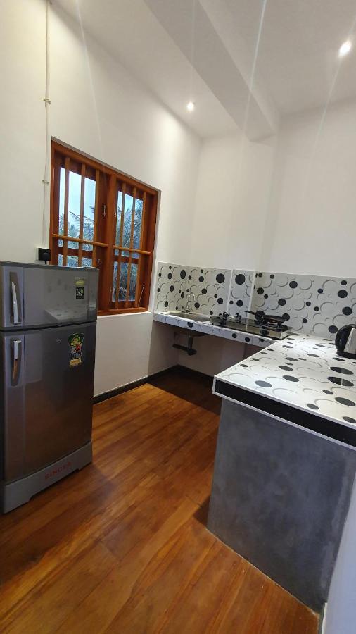 Margaret House Hotel Mirissa Bagian luar foto