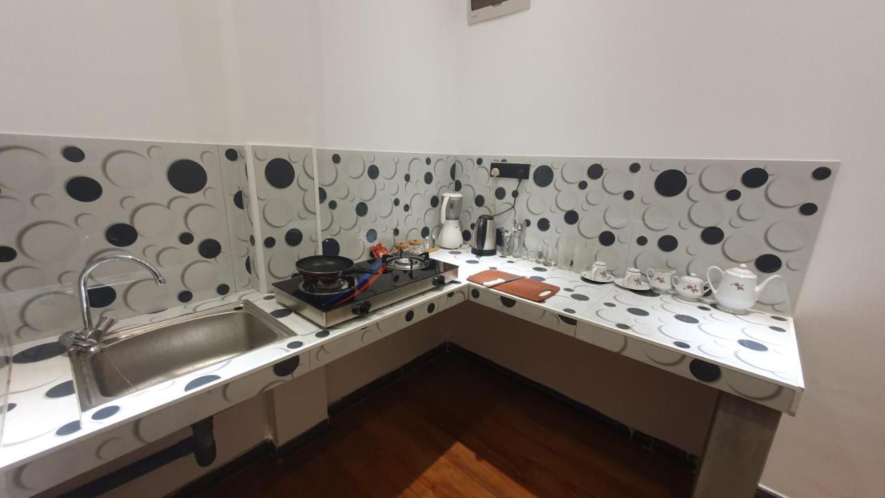 Margaret House Hotel Mirissa Bagian luar foto