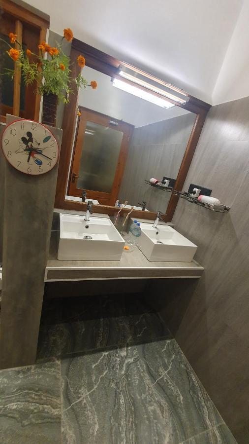 Margaret House Hotel Mirissa Bagian luar foto